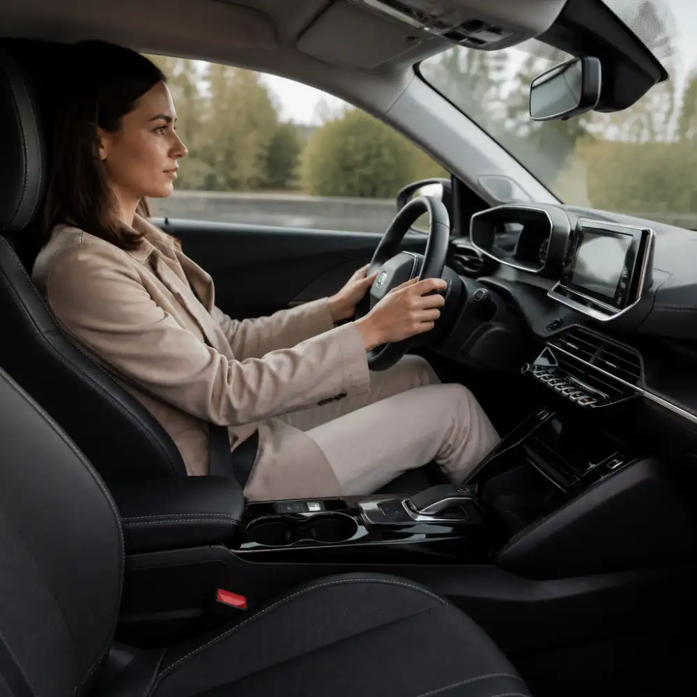 peugeot 2008 interiér